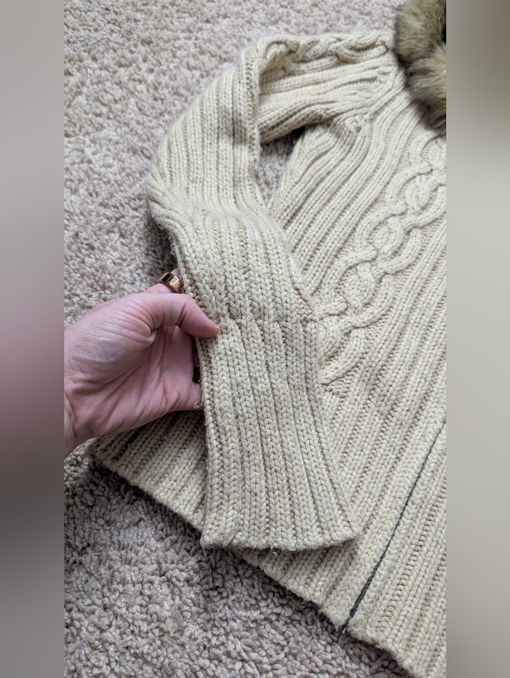 Vintage Y2K Aeropostale Cable Knit Fur Trim Hooded Zip Up Sweater Medium Cream - Picture 10 of 11